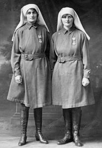 elsie-mairi-staand-zw